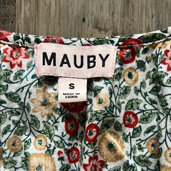 Mauby Gathered Peplum Top in Alhambra Floral Size: Small (S) - Picture 11 of 16